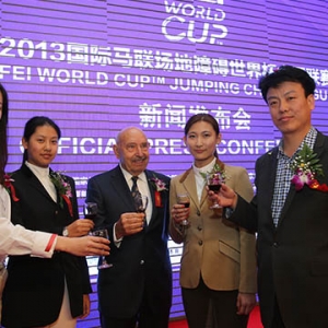 2013年國際馬聯(lián)場地障礙世界杯 五一黃金周揚鞭鳥巢體育場 發(fā)布會現(xiàn)場 ...