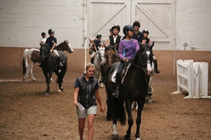 以馬術教育，重塑青少年人生發(fā)展——探訪青奧馬術海外訓練營 ...